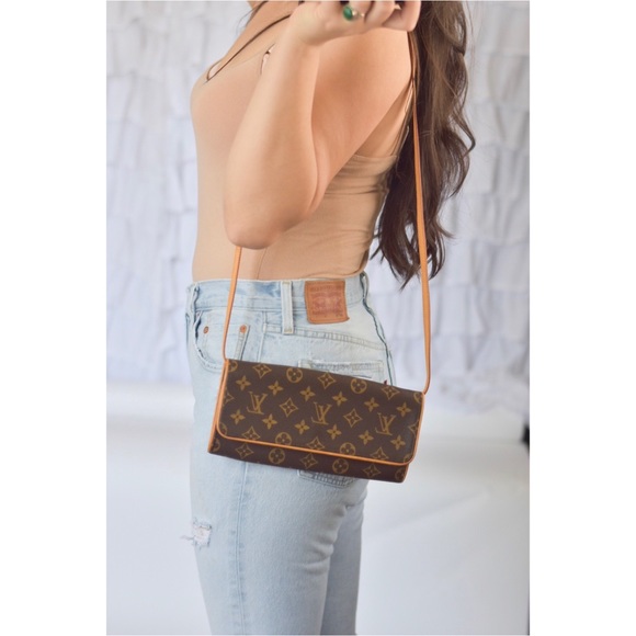 ♥️MODEL PICTURES ♥️ - Picture 2 of 7